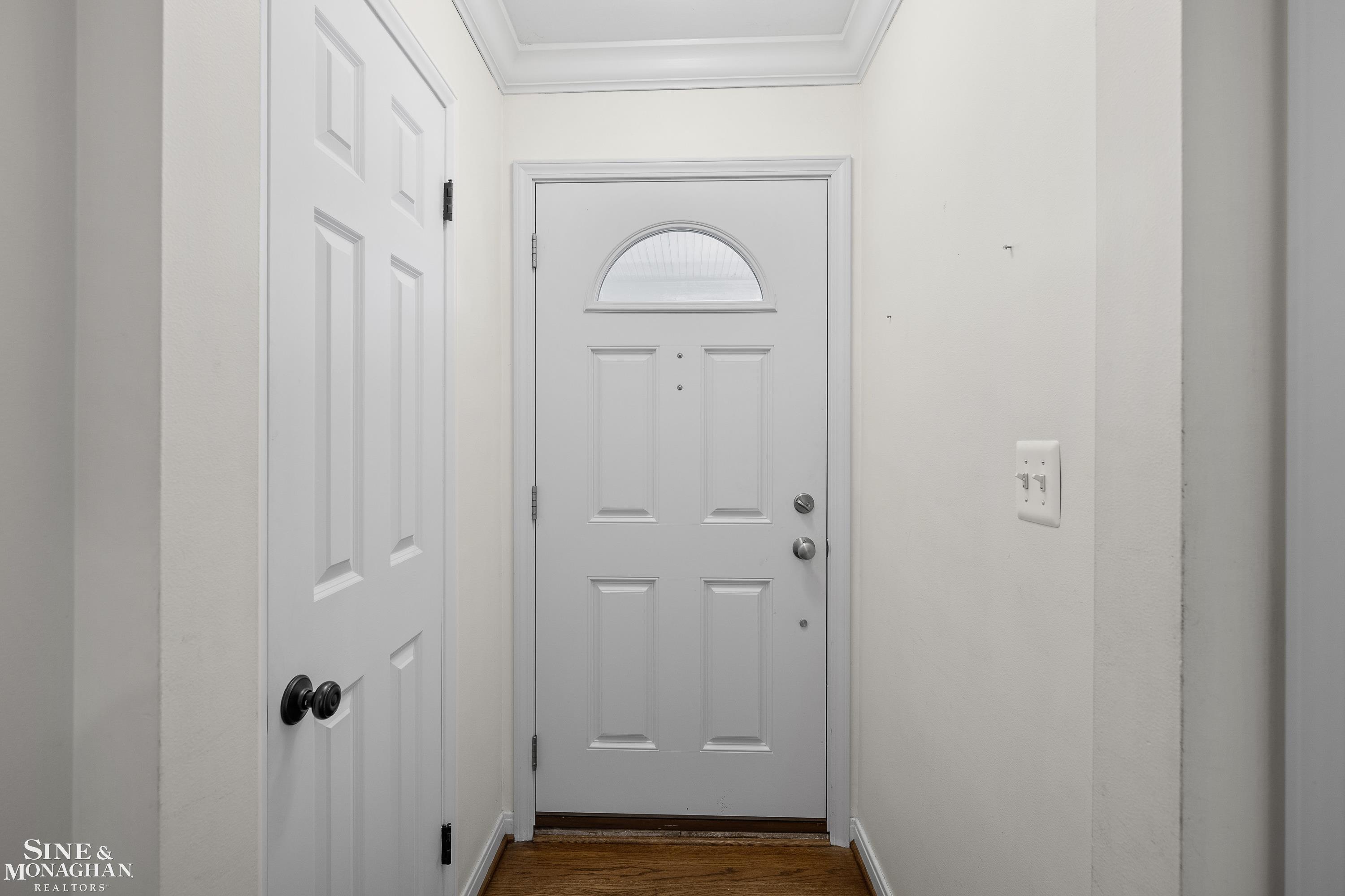 325 Stephens Road Grosse Pointe Farms, MI 48236 - Photo 3 of 41