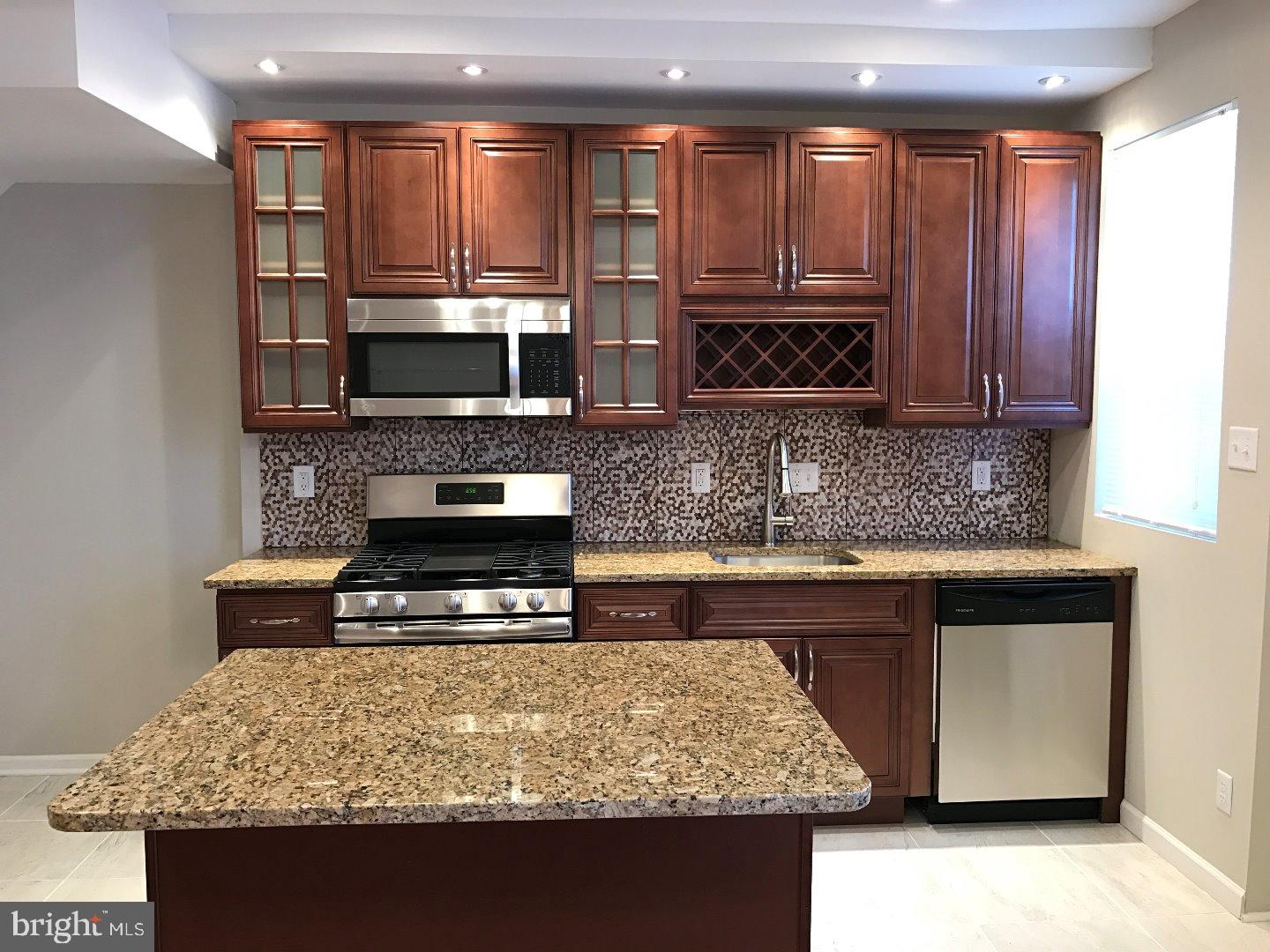 637 Marlyn Road Philadelphia, PA 19151 - Photo 1 of 20
