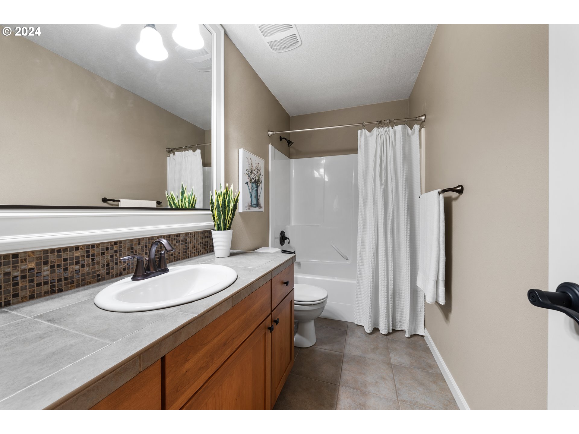 4675 Oakridge Road Lake Oswego, OR 97035 - Photo 19 of 35 Gallery Image 19