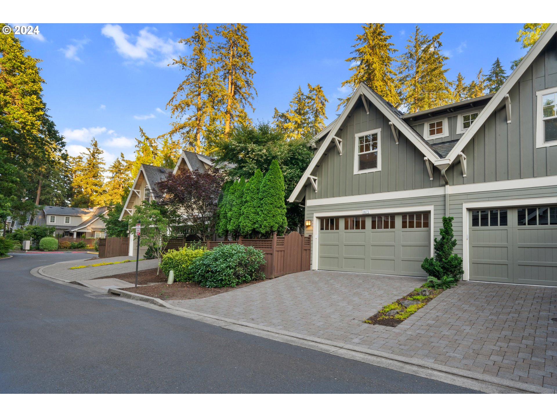 4675 Oakridge Road Lake Oswego, OR 97035 - Photo 3 of 35 Gallery Image 3