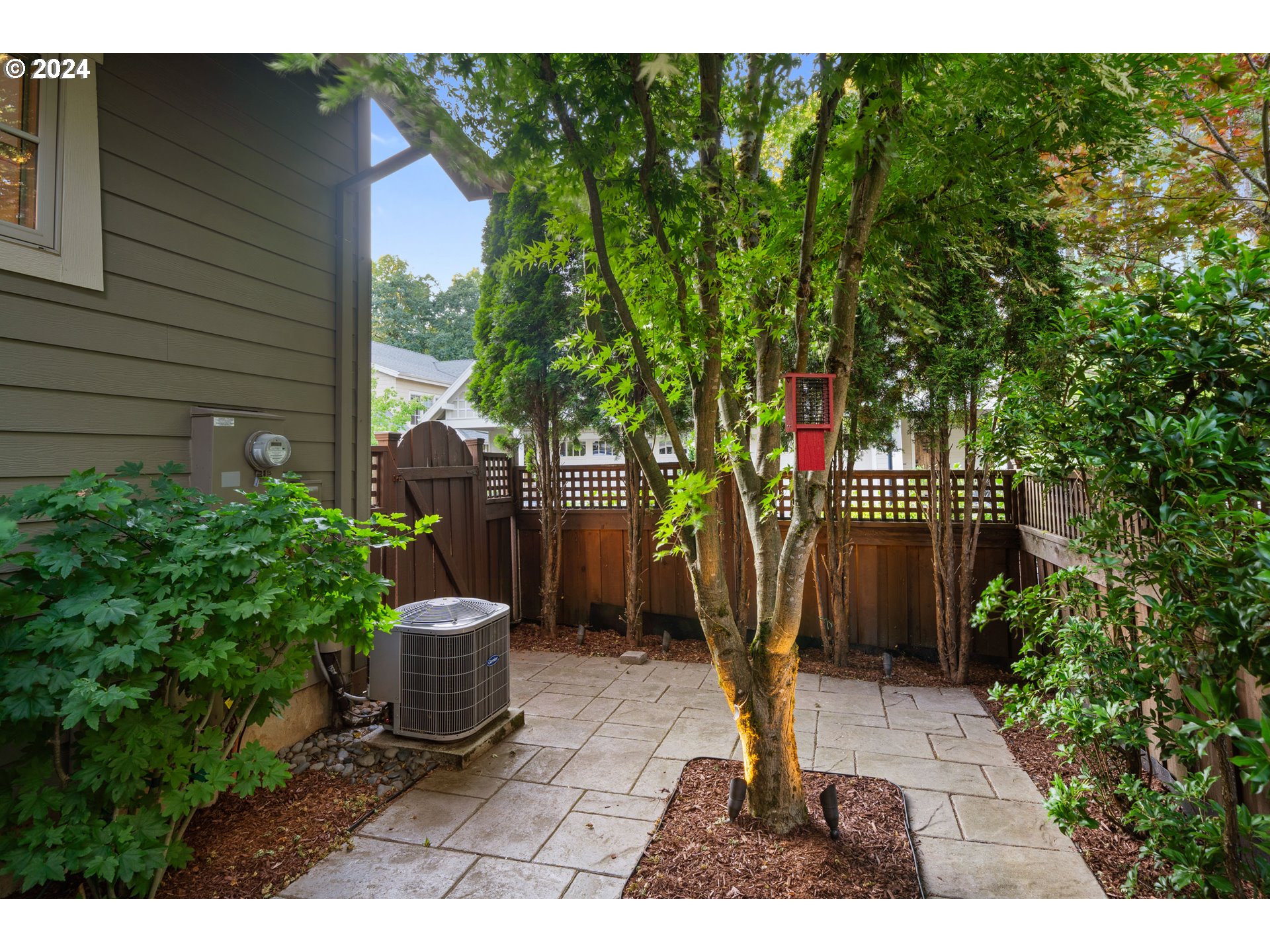 4675 Oakridge Road Lake Oswego, OR 97035 - Photo 32 of 35 Gallery Image 32