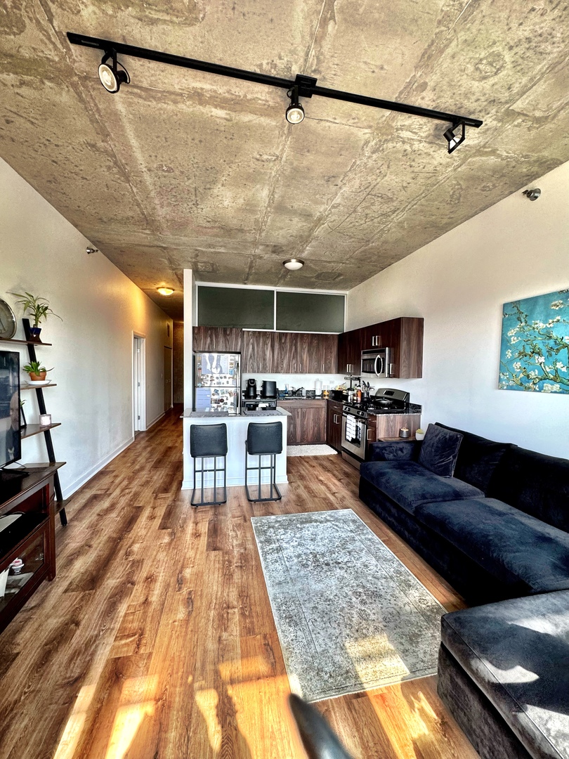 235 West Van Buren Street, Unit 4207 Chicago, IL 60607 - Photo 12 of 14