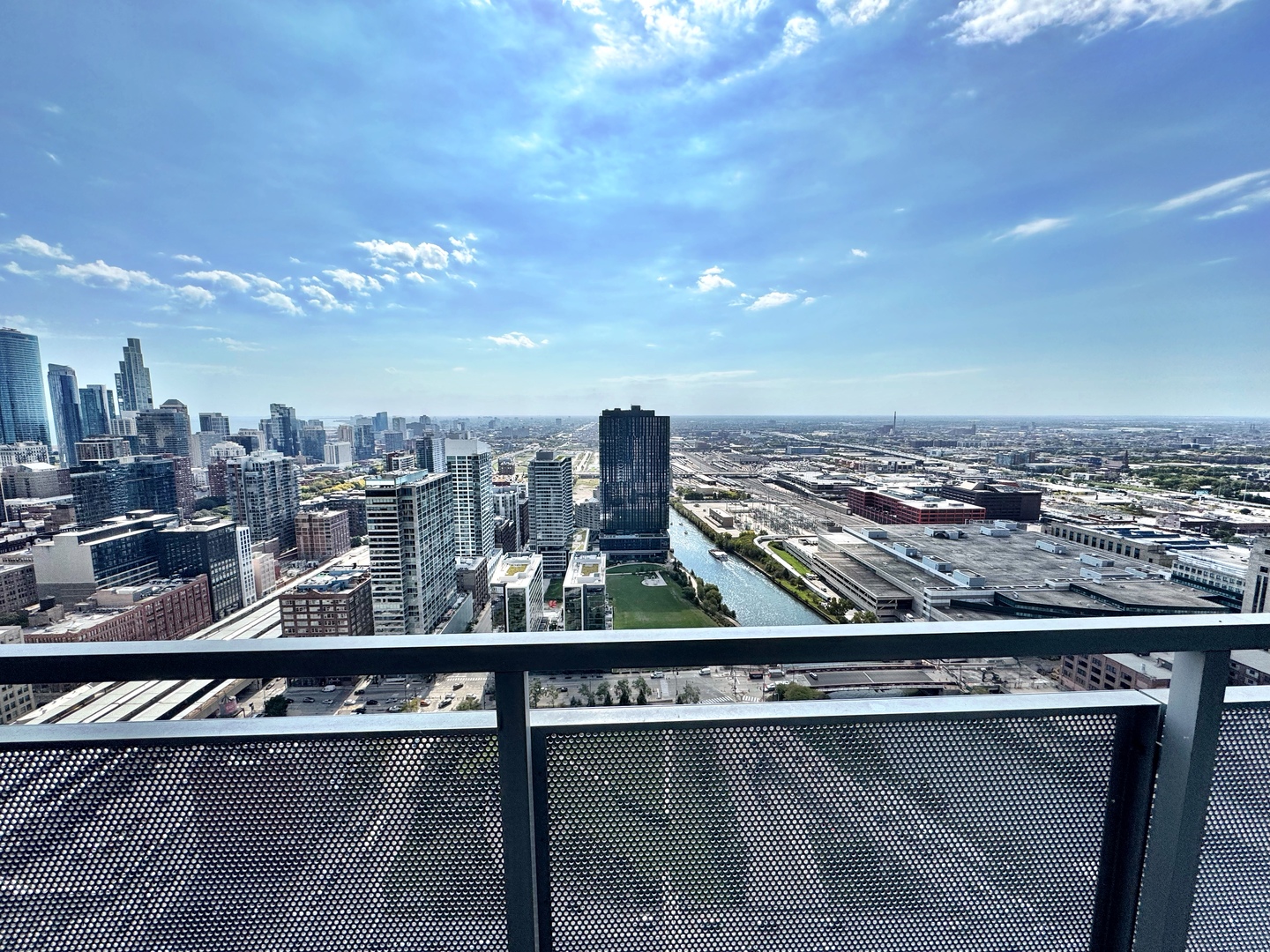 235 West Van Buren Street, Unit 4207 Chicago, IL 60607 - Photo 4 of 14