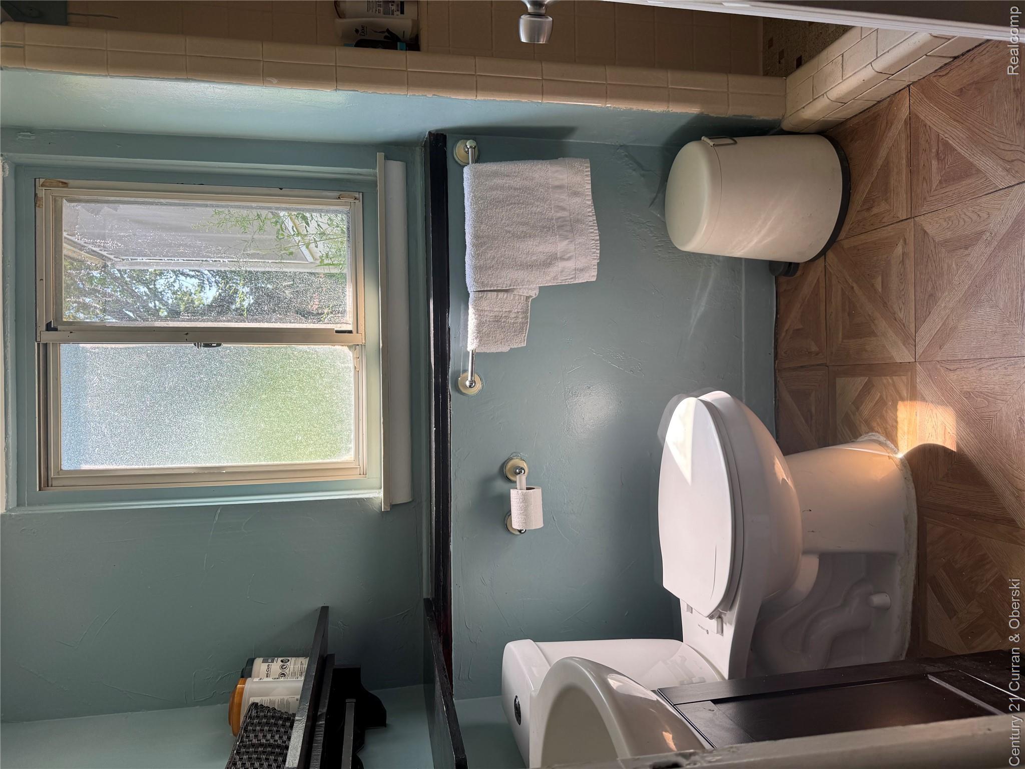27095 Colgate Street Inkster, MI 48141 - Photo 21 of 24 Recessed window, integrated shelving, and a built-in countertop
