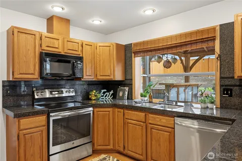 $695,000 | 5207 69th Drive Northeast, Marysville, WA 98270