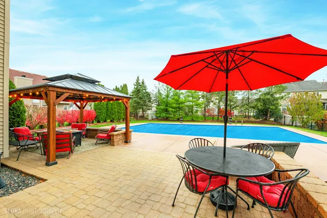 $675,000 | 1123 Village Road, Crystal Lake, IL 60014