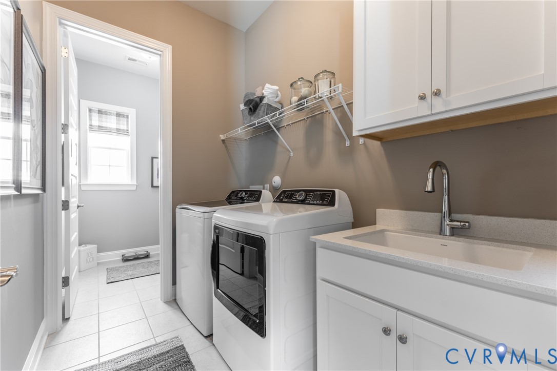 972 Landon Laurel Lane Midlothian, VA 23114 - Photo 9 of 49 a view of bathroom with dual sinks