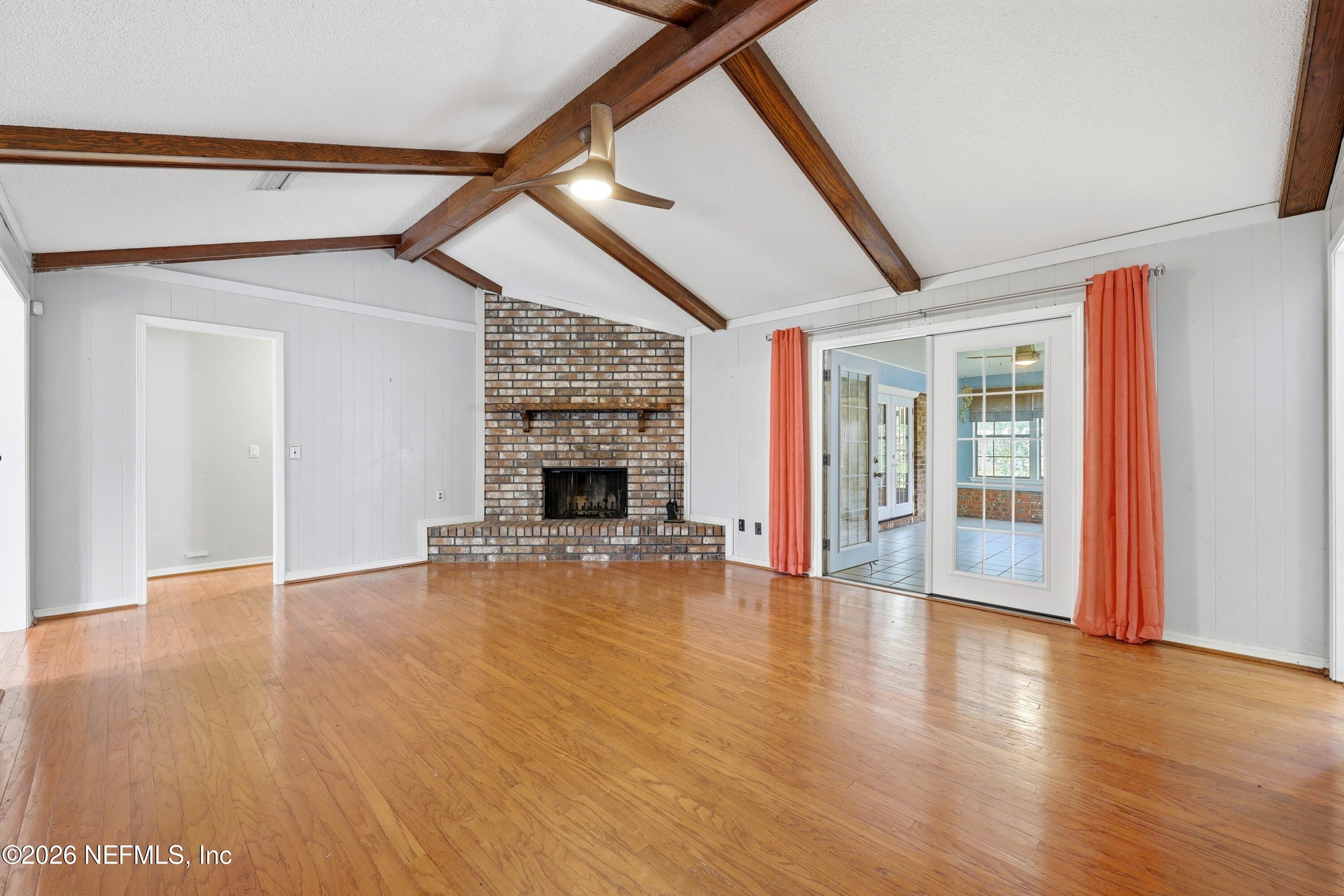 346 Foxridge Road Orange Park, FL 32065 - Photo 9 of 32 Living room - fireplace