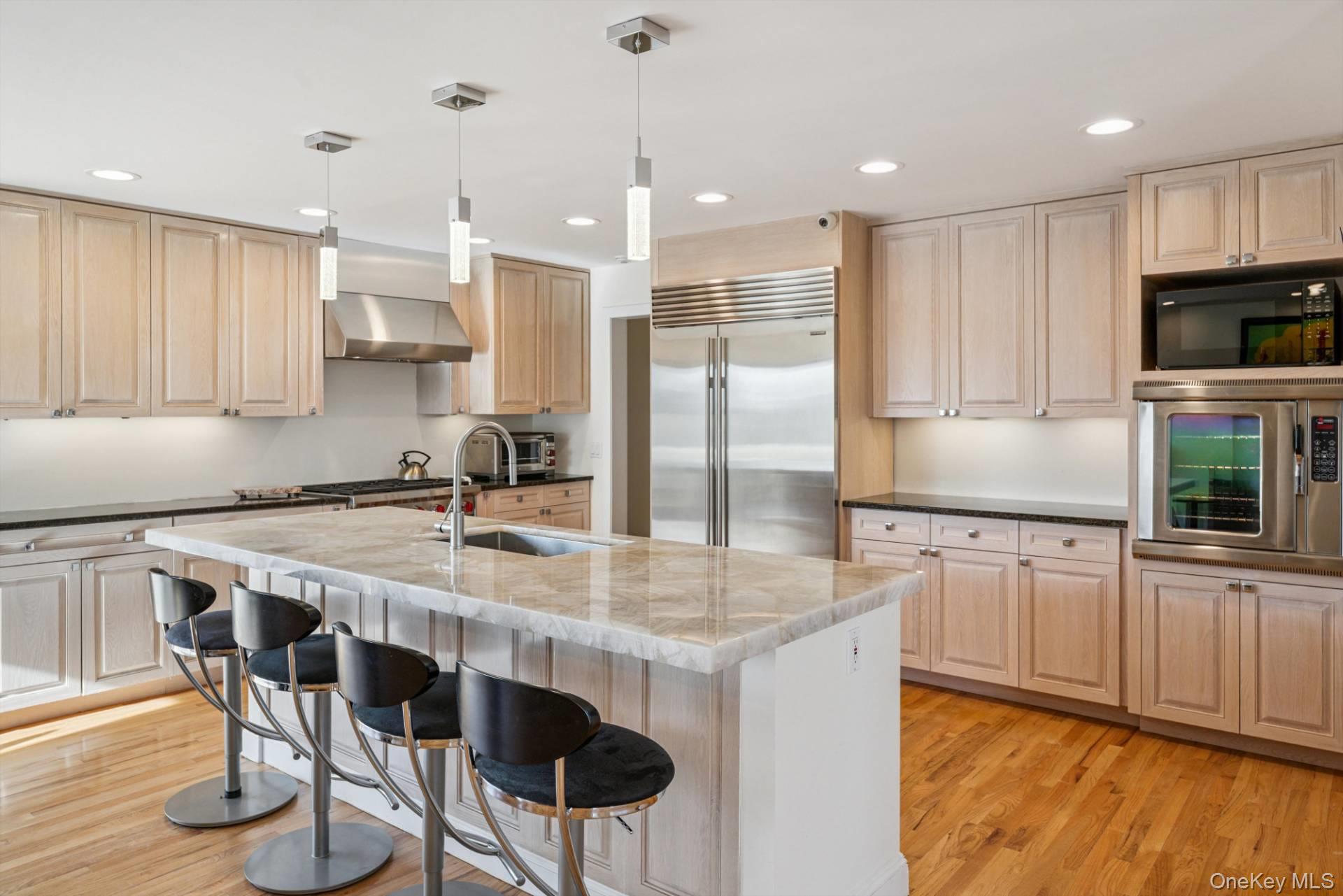 521 Dune Road Westhampton Beach, NY 11978 - Photo 12 of 34