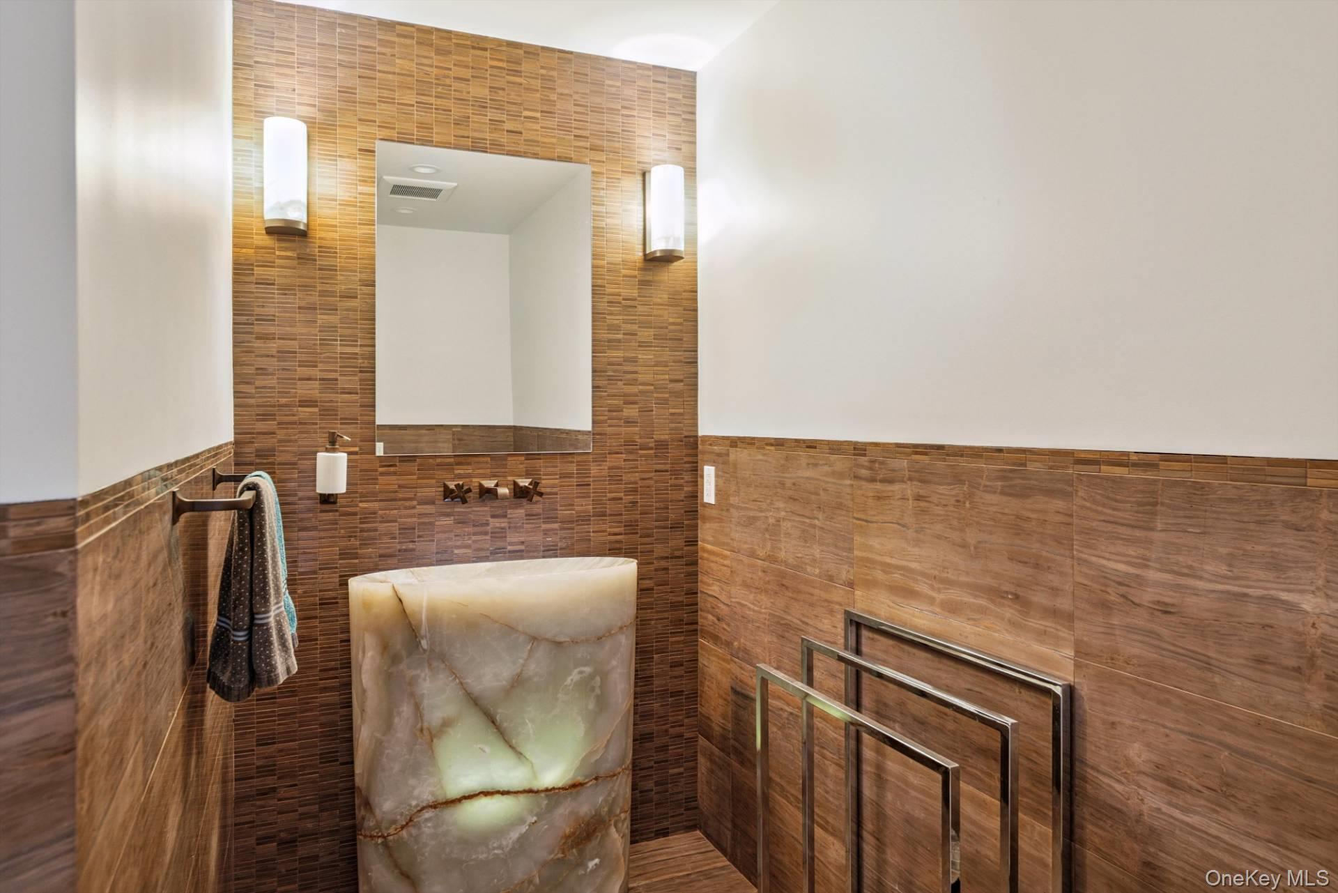 521 Dune Road Westhampton Beach, NY 11978 - Photo 14 of 34