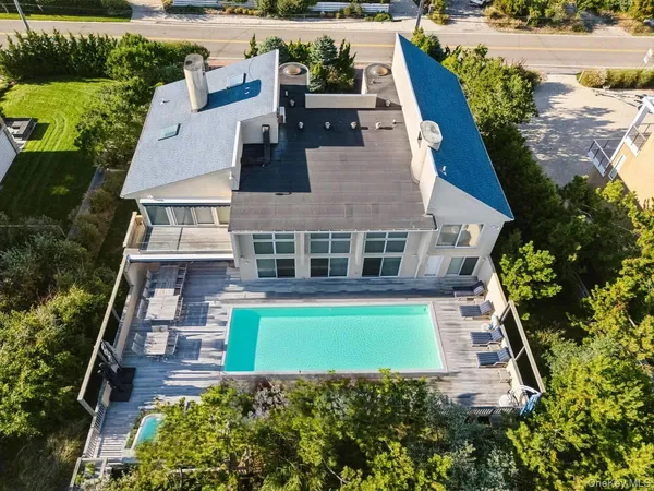 $8,495,000 | 521 Dune Road, Westhampton Beach, NY 11978