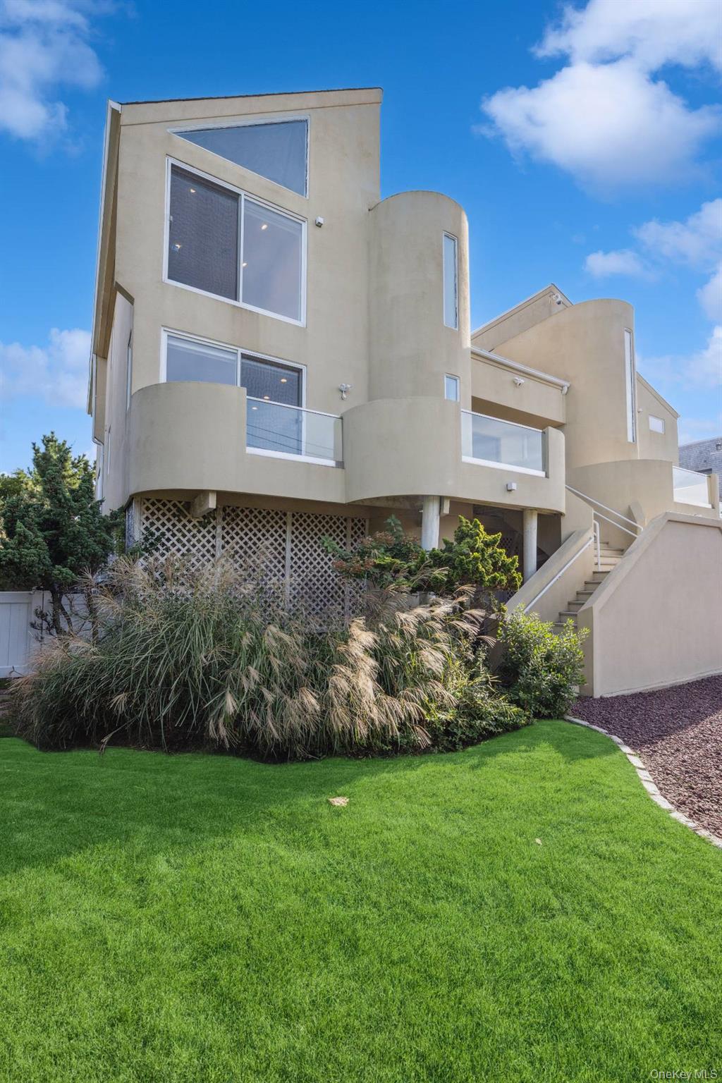 521 Dune Road Westhampton Beach, NY 11978 - Photo 4 of 34