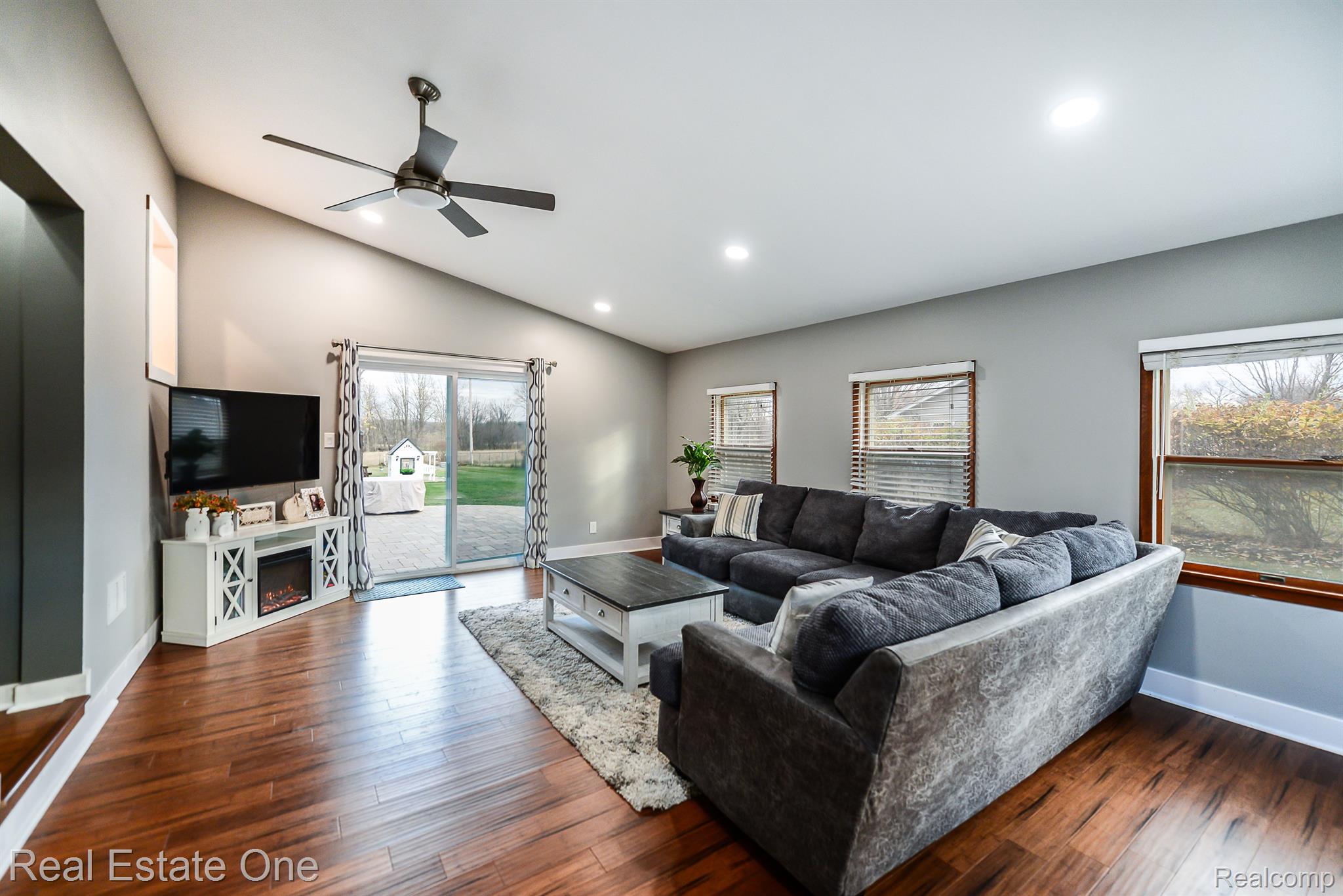 807 South Bull Run Road Fowlerville, MI 48836 - Photo 15 of 60 Gallery Image 15