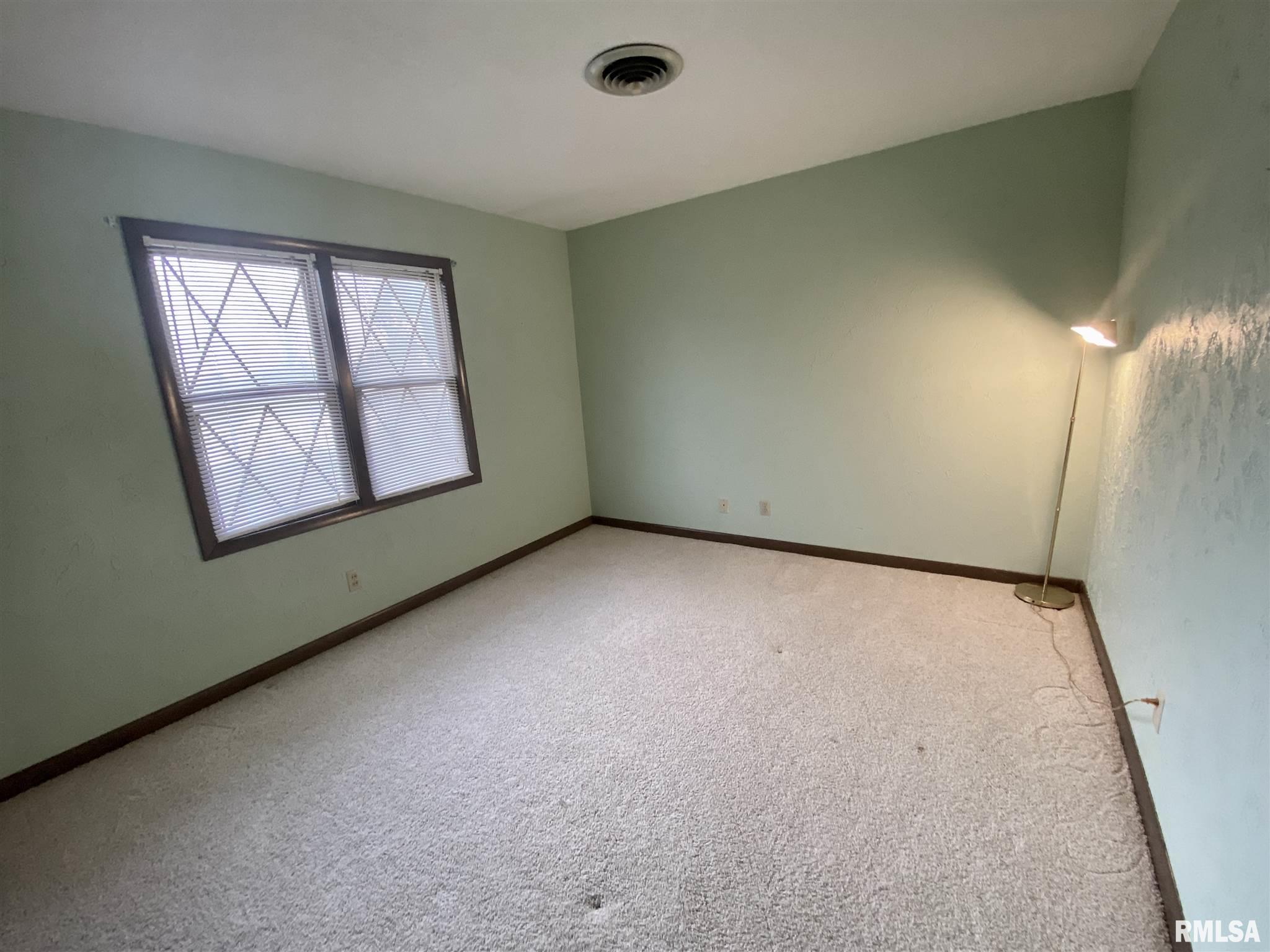 416 Charlotte Road Marion, IL 62959 - Photo 13 of 21 Gallery Image 13
