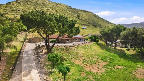 $1,049,999 | 1861 Vista De La Montana, El Cajon, CA 92019