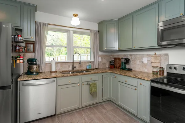 $305,000 | 21 Dowlen Road, Hixson, TN 37343