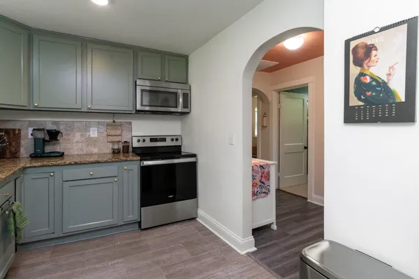 $305,000 | 21 Dowlen Road, Hixson, TN 37343