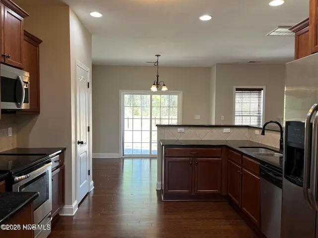 $2,150 | 104 Kenna Court, Jacksonville, NC 28540