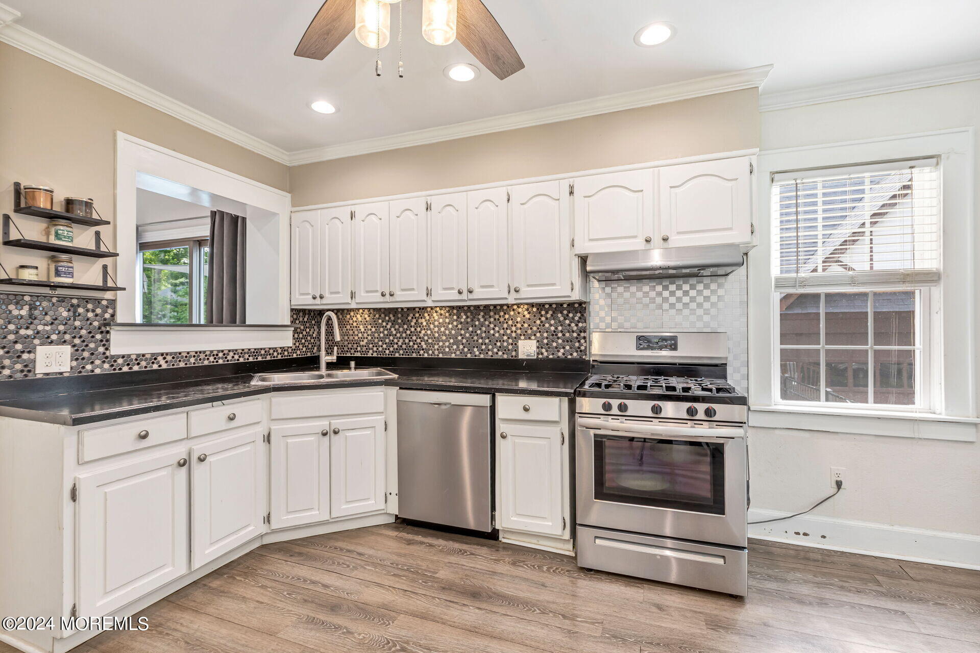 232 Pinecrest Road Oakhurst, NJ 07755 - Photo 18 of 44 039-1920x1280-photo