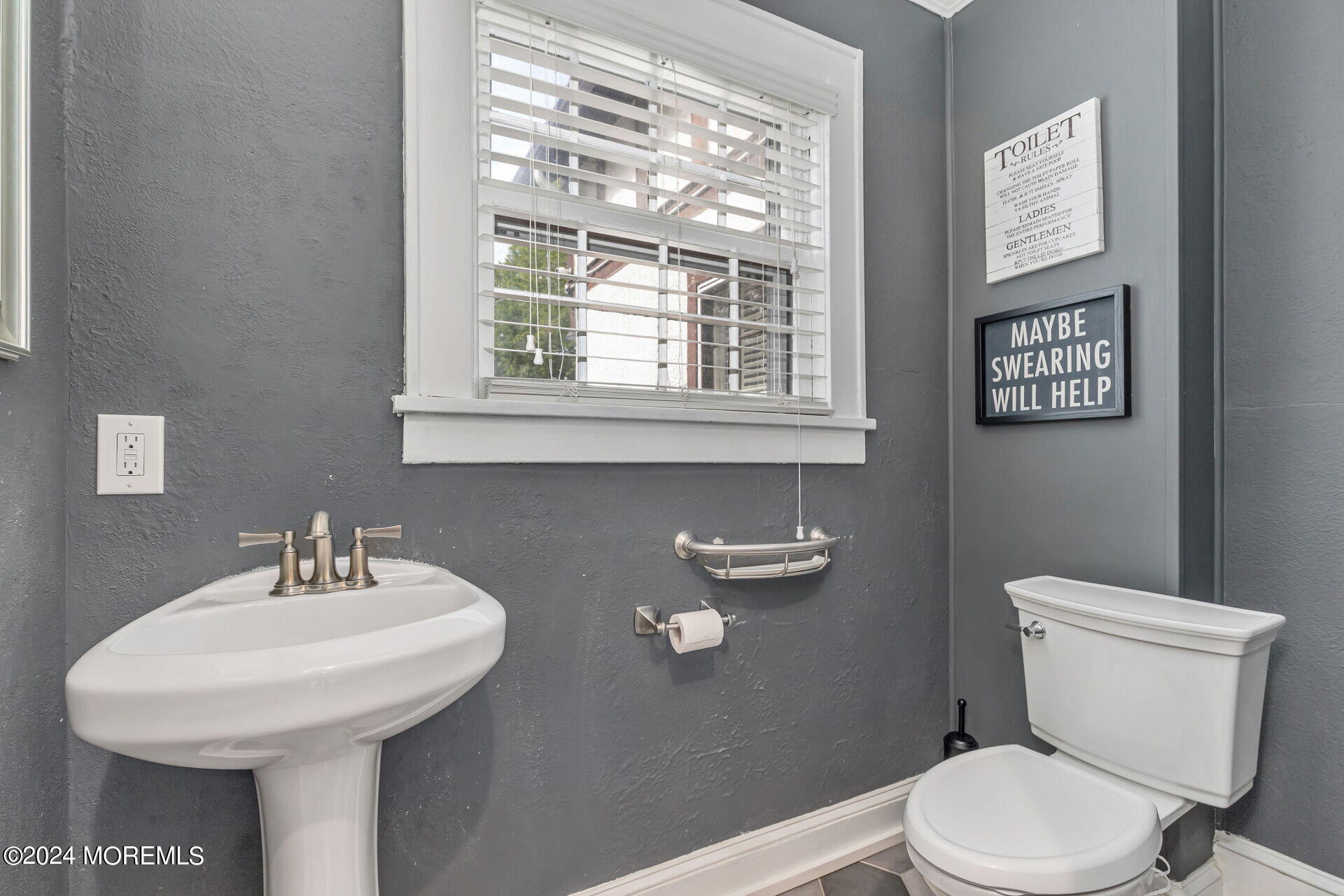 232 Pinecrest Road Oakhurst, NJ 07755 - Photo 21 of 44 042-1920x1280-photo