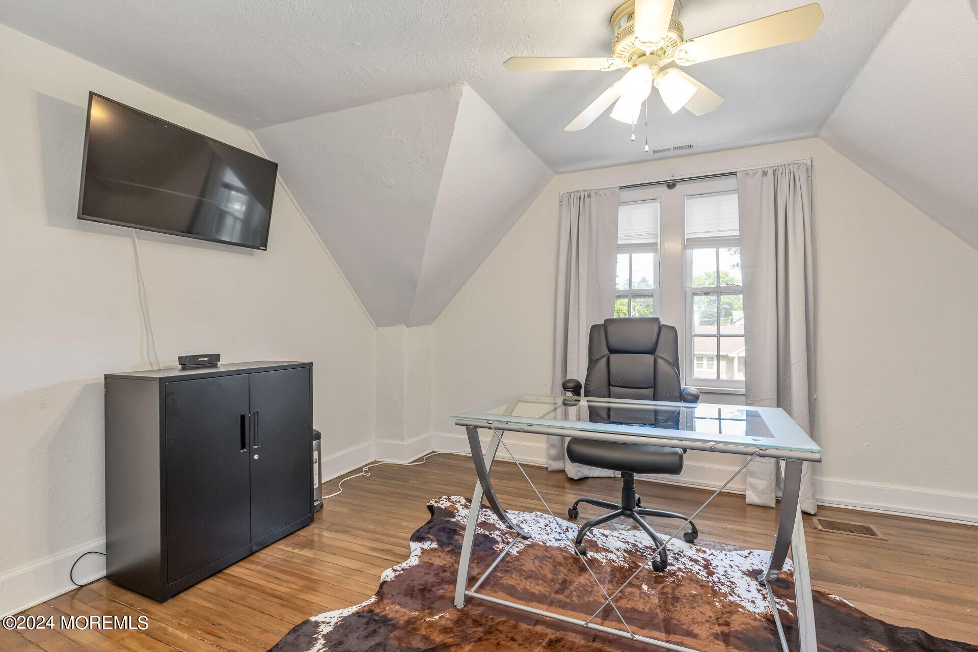 232 Pinecrest Road Oakhurst, NJ 07755 - Photo 26 of 44 043-1920x1280-photo
