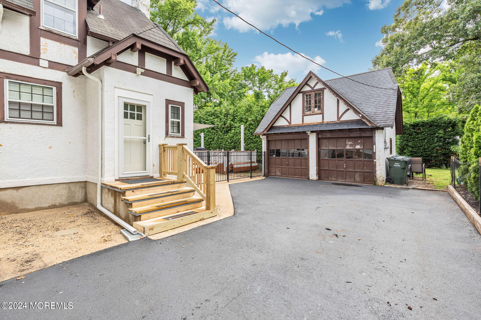 232 Pinecrest Road Oakhurst, NJ 07755 - Photo 3 of 44 011-1920x1280-photo