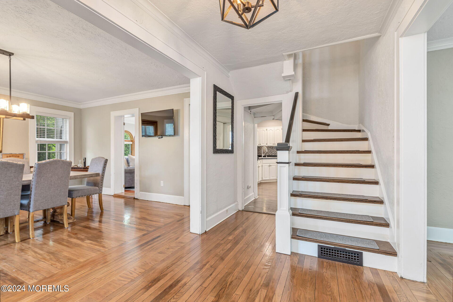 232 Pinecrest Road Oakhurst, NJ 07755 - Photo 10 of 44 030-1920x1280-photo