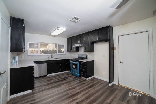 409 South Fountain Street Ridgecrest, CA 93555 - Photo 8 of 23