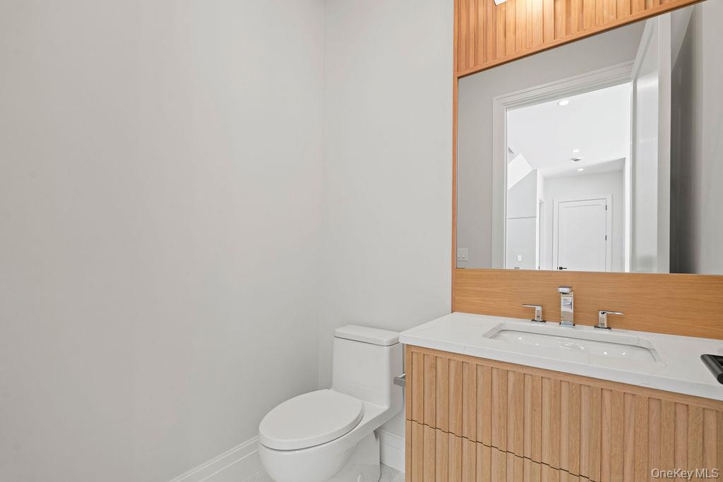 244 North Sea Mecox Road Southampton, NY 11968 - Photo 12 of 37