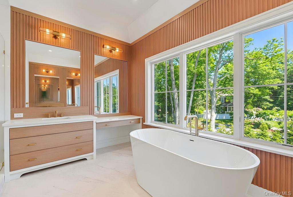 244 North Sea Mecox Road Southampton, NY 11968 - Photo 18 of 37