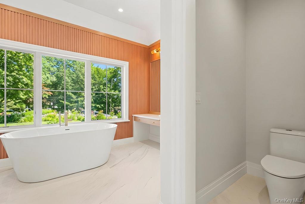 244 North Sea Mecox Road Southampton, NY 11968 - Photo 20 of 37