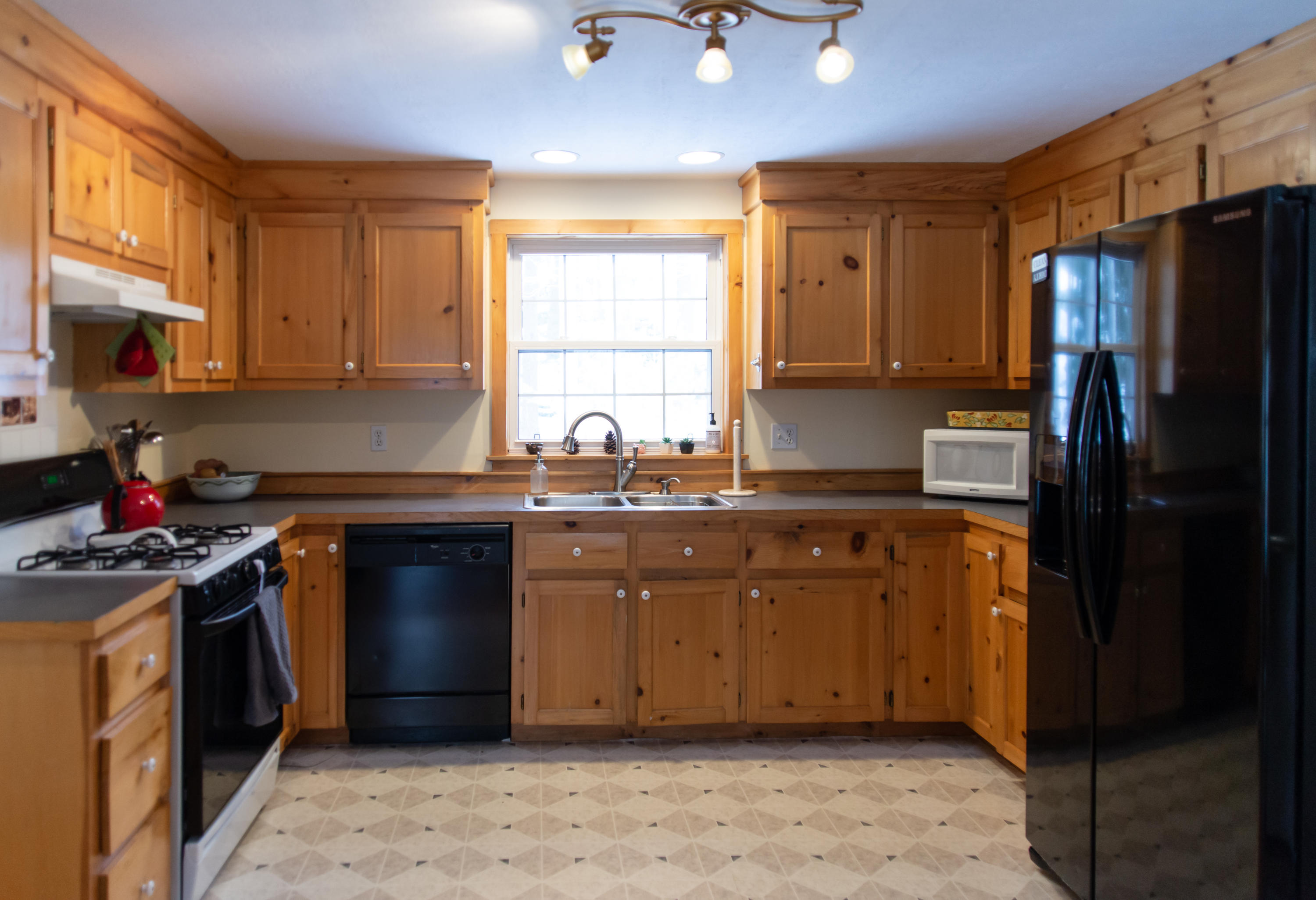294 Clay Hill Road Cape Neddick, ME 03902 - Photo 11 of 35 ClayHillRd17