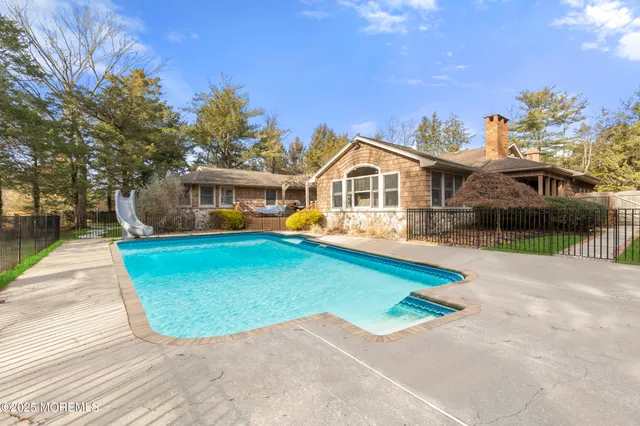 $999,899 | 149 Dugan Lane, Toms River, NJ 08753