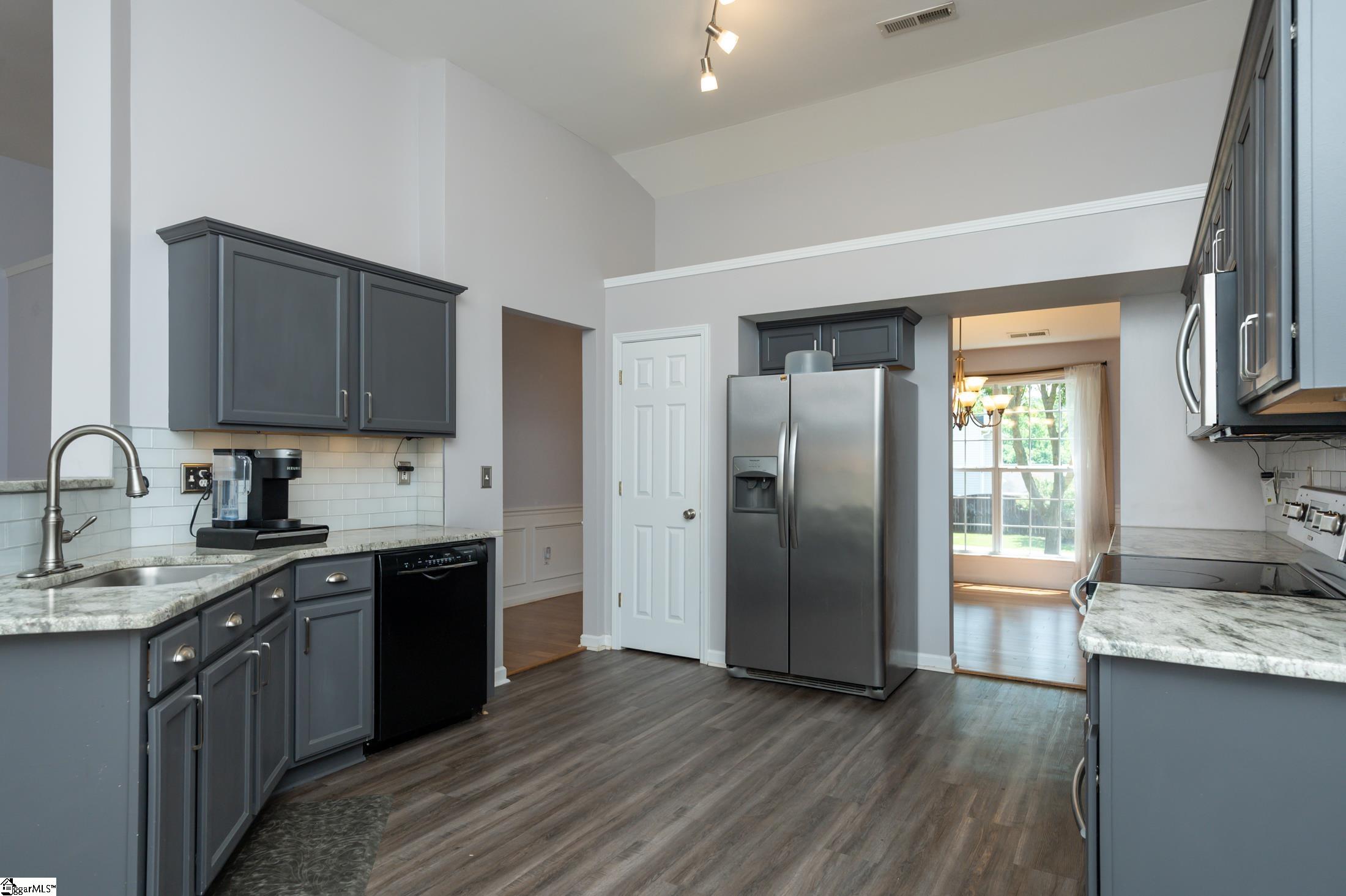 300 Appleton Lane Mauldin, SC 29662 - Photo 6 of 31 Gallery Image 6