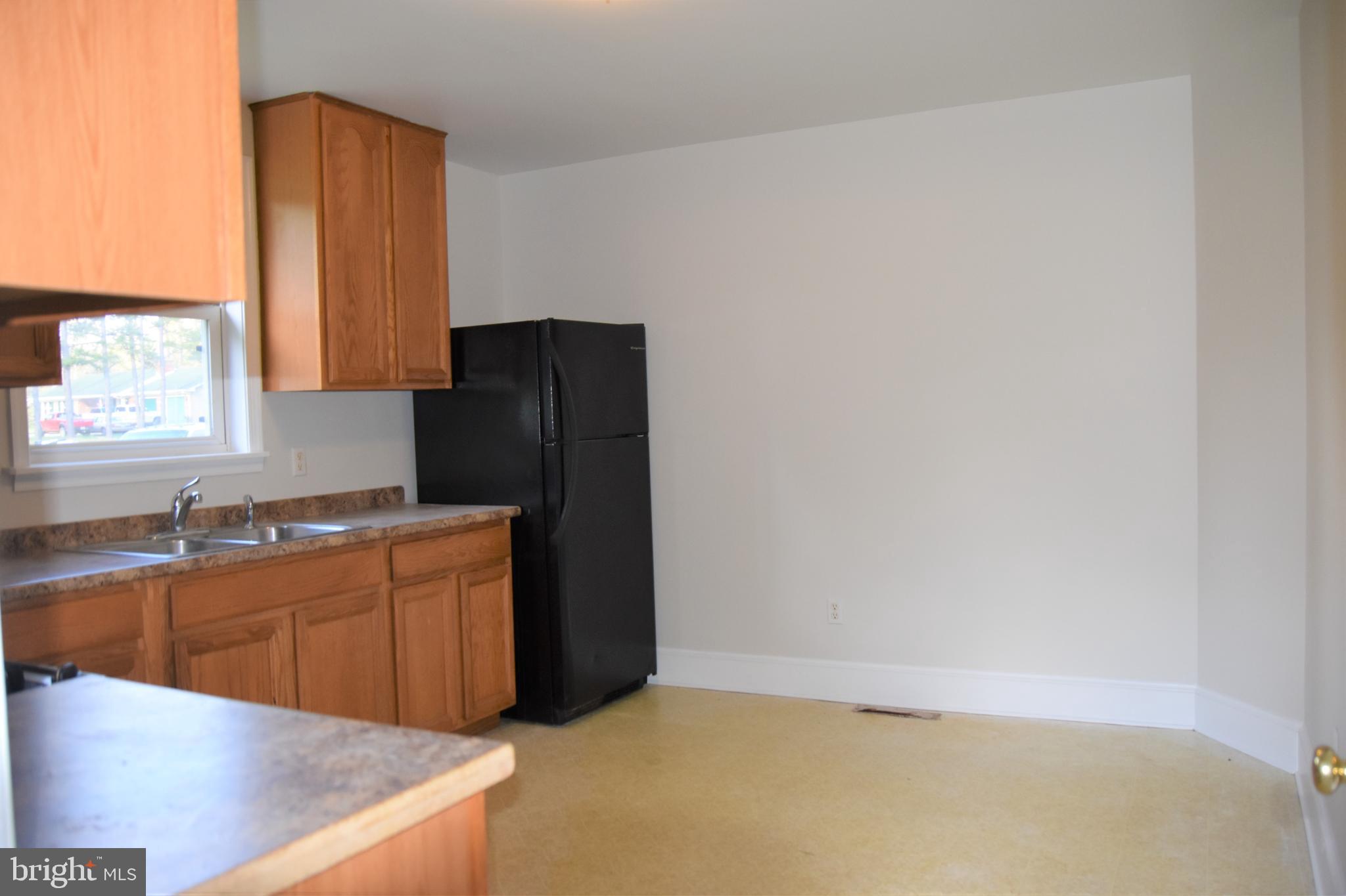 13880 Union Church Road Sumerduck, VA 22742 - Photo 9 of 37 Kitchen with table space