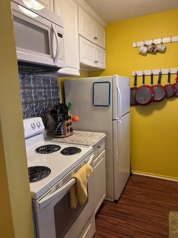 $1,300 | 13997 Fortuna Bay Drive, Corpus Christi, TX 78418