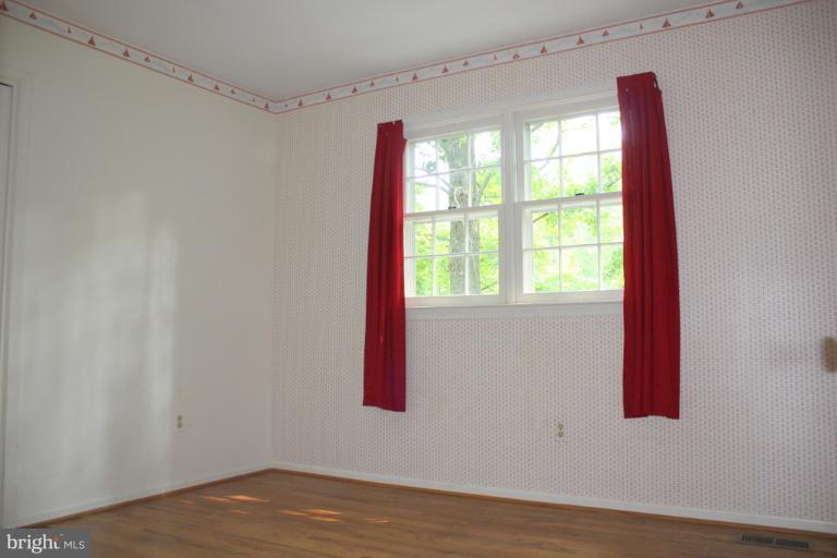924 Melvin Road Annapolis, MD 21403 - Photo 12 of 18 Bedroom