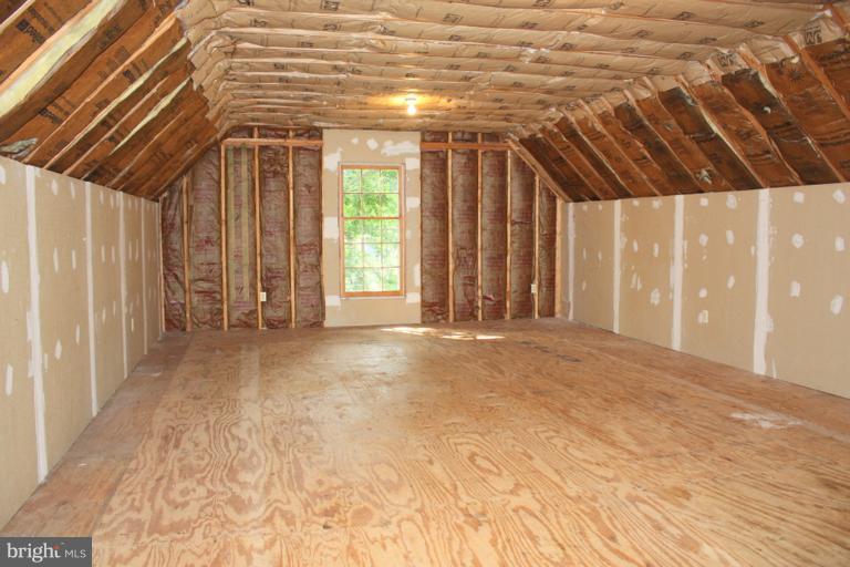 924 Melvin Road Annapolis, MD 21403 - Photo 13 of 18 Attic