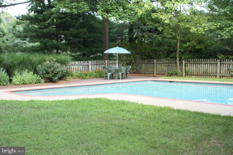 924 Melvin Road Annapolis, MD 21403 - Photo 16 of 18 Pool