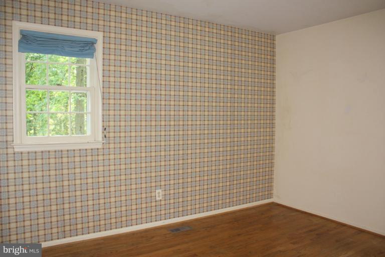 924 Melvin Road Annapolis, MD 21403 - Photo 5 of 18 Bedroom