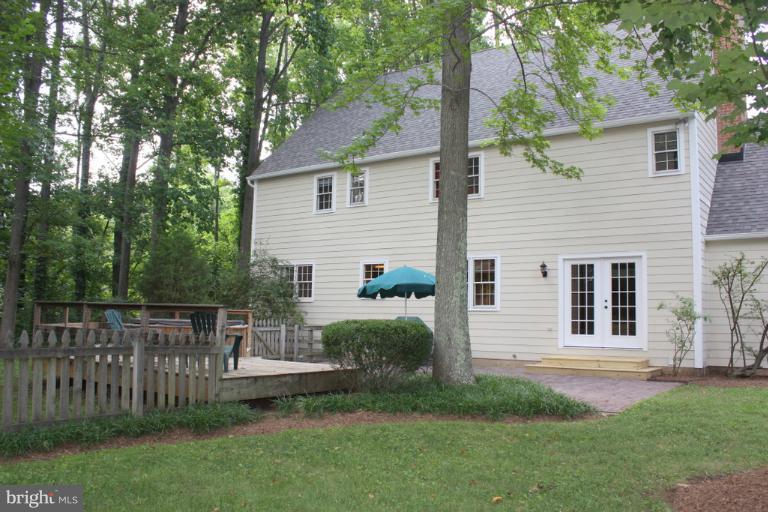 924 Melvin Road Annapolis, MD 21403 - Photo 9 of 18 Rear View