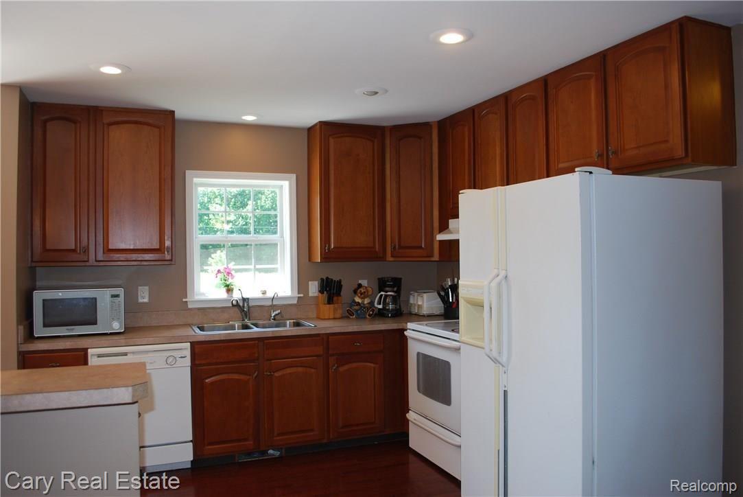 9853 Crofoot Road Fowlerville, MI 48836 - Photo 9 of 34 DSC_1189.JPG