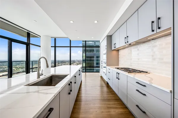 $11,944 | 808 Crawford Street, Unit 4102, Houston, TX 77010