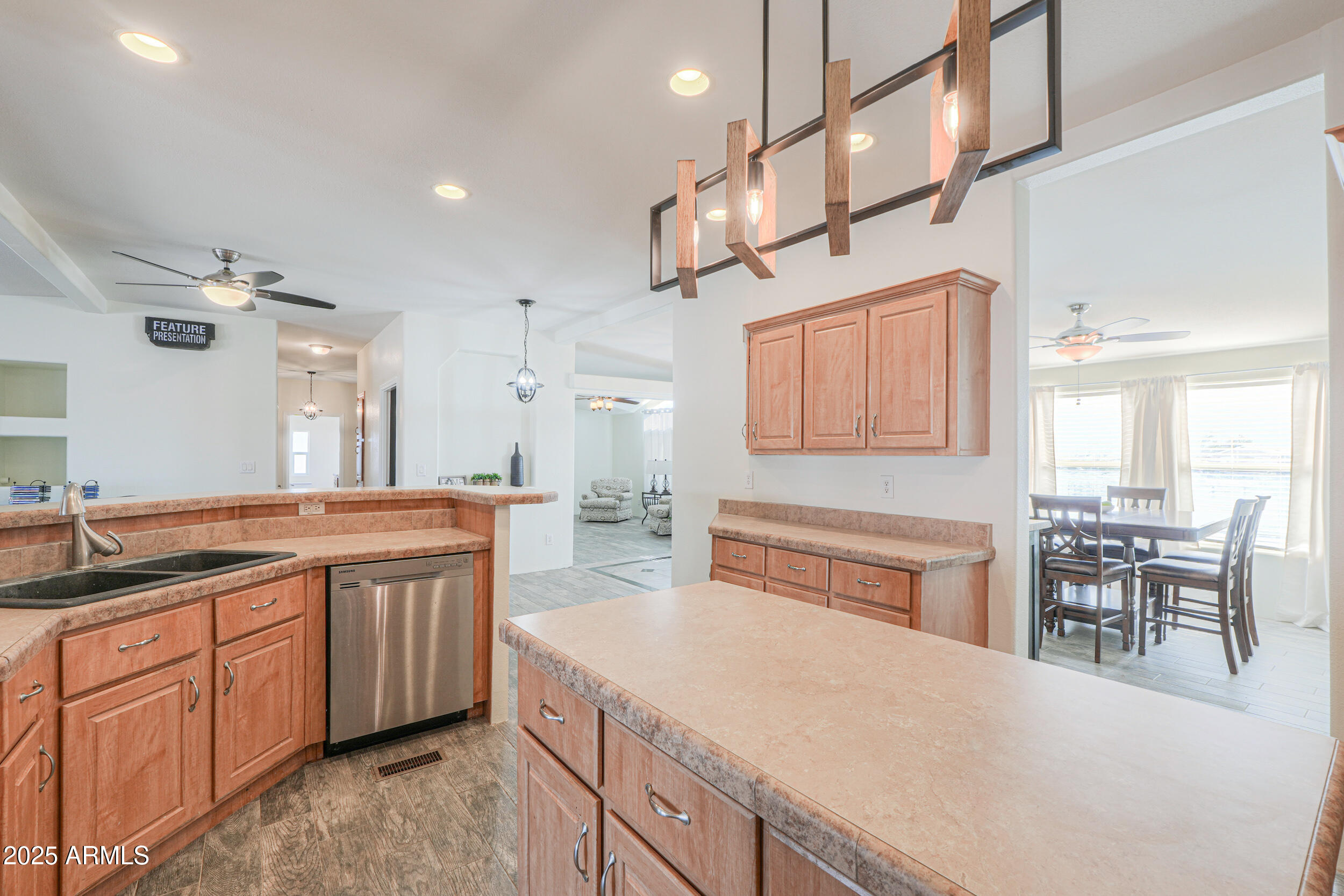 176 North Acacia Road Apache Junction, AZ 85119 - Photo 14 of 65 176 N Acacia Rd