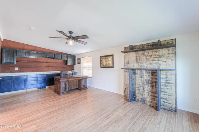 a view of a big room with a big yard