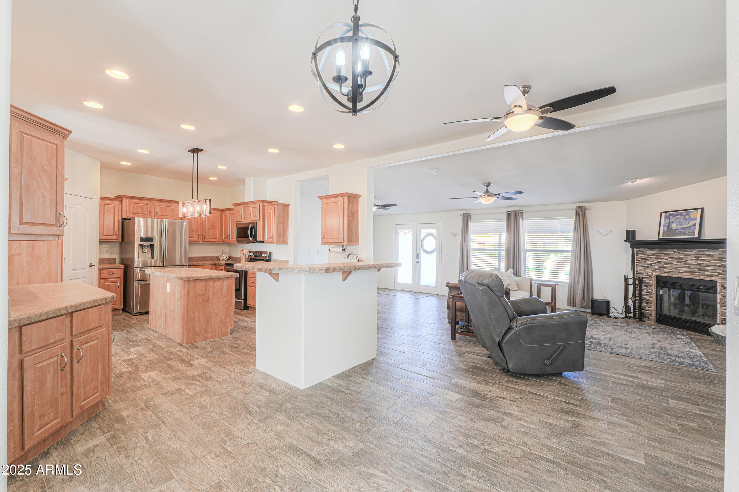 176 North Acacia Road Apache Junction, AZ 85119 - Photo 5 of 65 176 N Acacia Rd