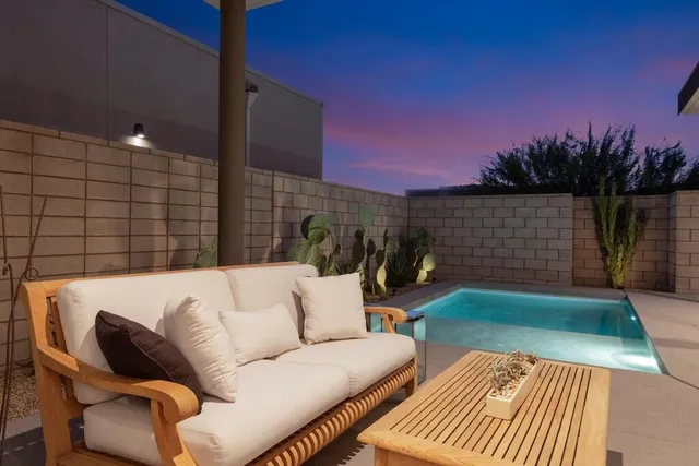 a view of sitting area with furniture