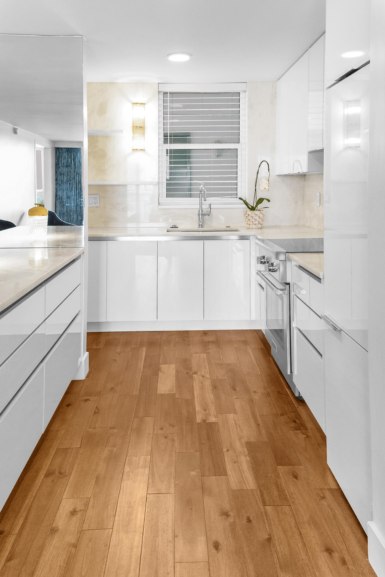 917 North Flagler Drive, Unit 409 West Palm Beach, FL 33401 - Photo 11 of 30 Yacht Club Towers