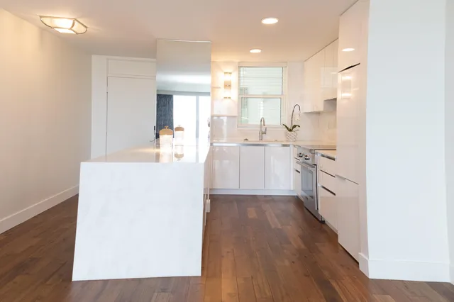 $975,000 | 917 North Flagler Drive, Unit 409, West Palm Beach, FL 33401