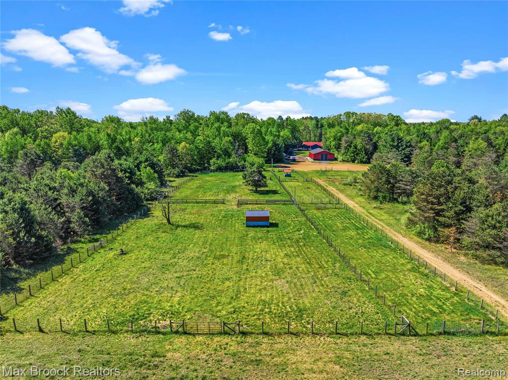 892 Barnes Lake Road Columbiaville, MI 48421 - Photo 7 of 85